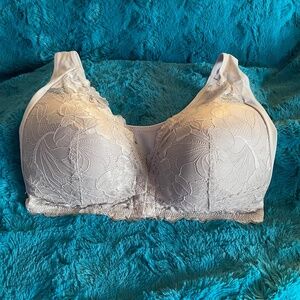 BUY 2 ITEMS & GET 1 FREE - LB Front Close Gray Lace Padded Bra Sz 38C Like New
